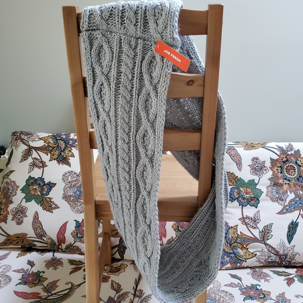 𝐓𝐡𝐢𝐜𝐤 Infinity Cable Knit Scarf